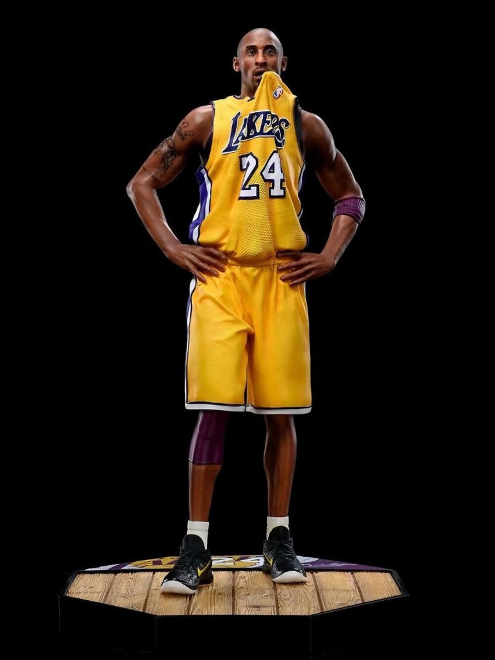 NBA Kobe Bryant Lakers Basketball Action Figure Jersey Bite Figurines 13 inch
